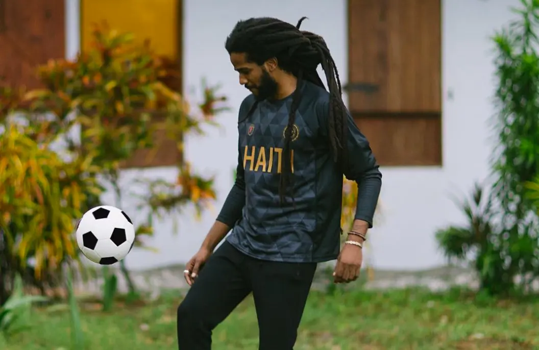 Une marque américaine crée des maillots pour promouvoir la culture haïtienne
