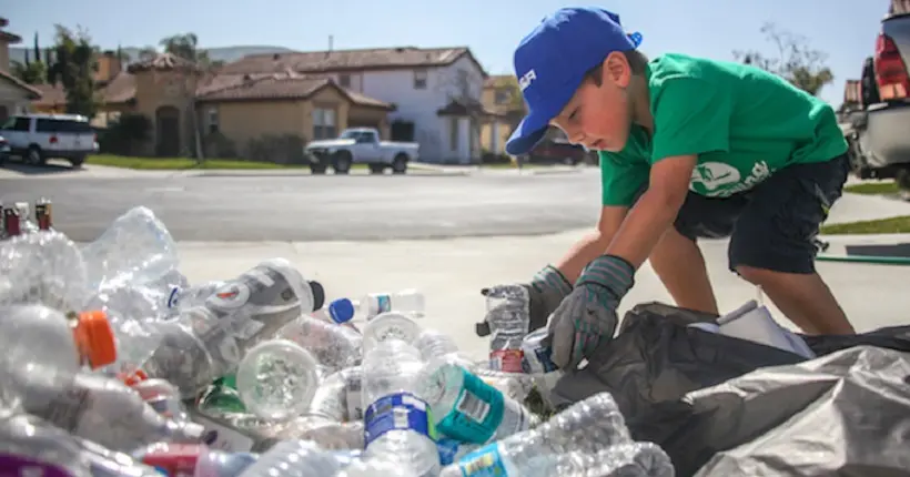À 7 ans, Ryan est passionné de recyclage et a monté sa start-up green