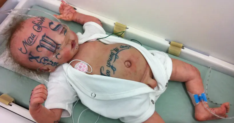 Bébés tatoués et ados torturés : l’artiste The Kid sublime les angoisses de la jeunesse