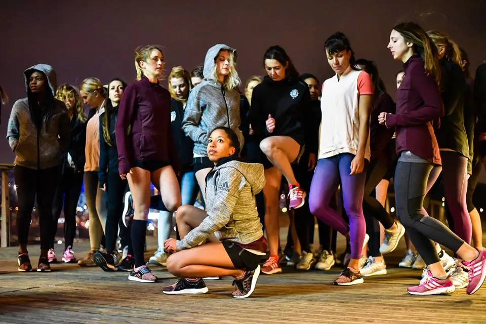 “Les femmes doivent se réapproprier la ville” : on a couru et illuminé Paris avec LaGo de Feu