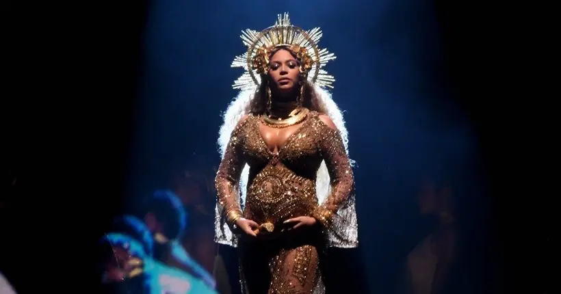 Vidéo : Beyoncé en vierge divine sur la scène des Grammy Awards