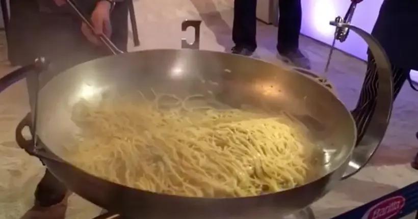 YOLO : ce chef italien fait cuire les pâtes à la manière d’un risotto