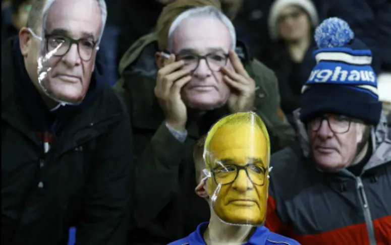 Les supporters de Leicester ont rendu hommage à Claudio Ranieri