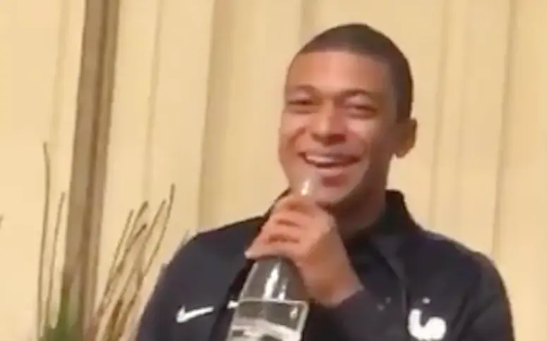 Vidéo : Thauvin, Mbappé, Mendy et Tolisso chantent pour leur première chez les Bleus