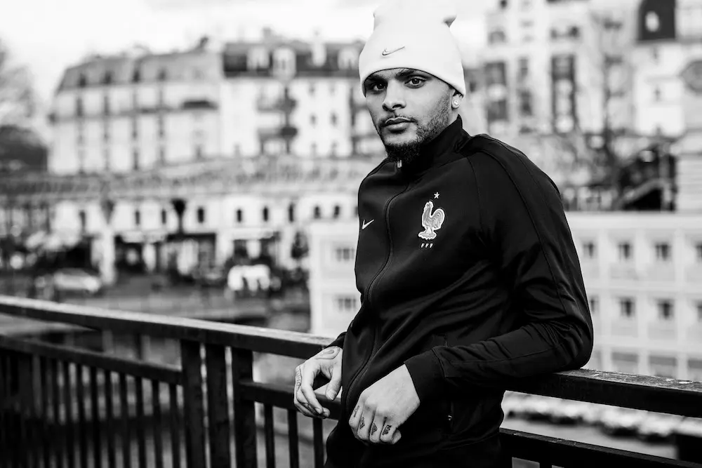 En images : Nike sort une collection lifestyle très sombre pour l’Équipe de France