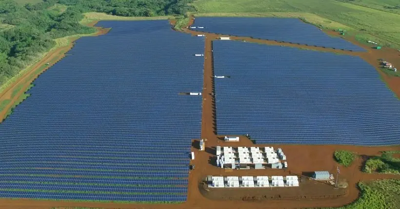 À Hawaii, Tesla lance une ferme solaire qui fonctionne jour et nuit