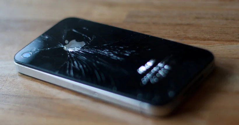 Plutôt que de les recycler proprement, Apple démolit consciencieusement ses iPhone et MacBook