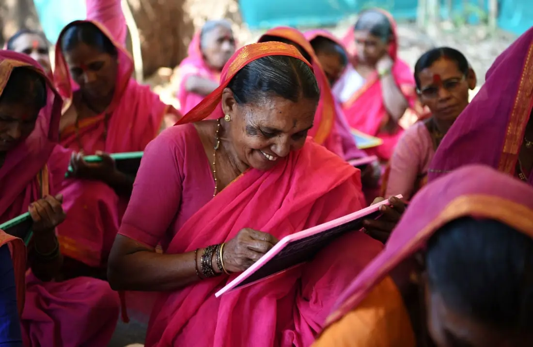 Vidéo : en Inde, une école pour les grands-mères analphabètes