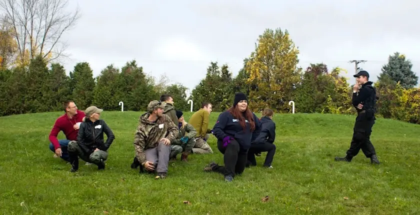 Ce camp de survie prépare les gens à l’arrivée des zombies