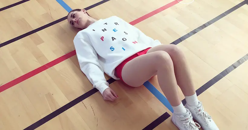 Yelle nous envoie des cœurs dans le clip de son nouveau titre : “Interpassion”