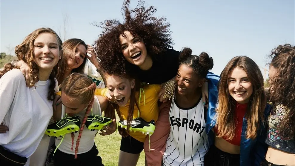 Selon une étude de l’UEFA, les filles qui font du foot ont plus confiance en elles que les autres adolescentes
