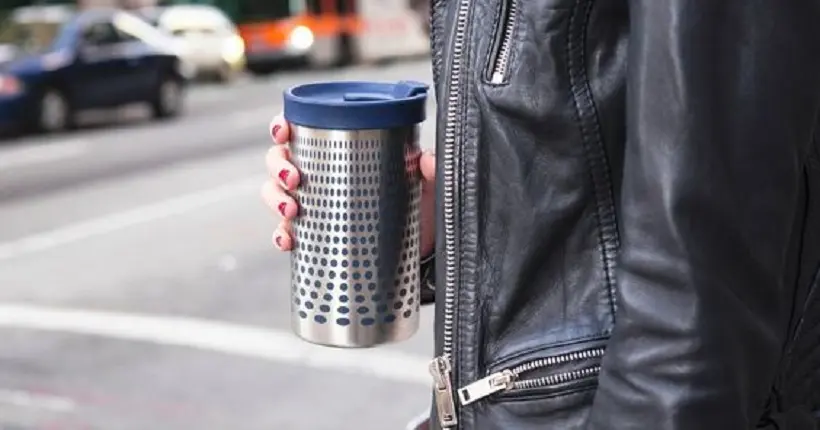 Cette cafetière portable qui se transforme en mug est la meilleure invention qui soit