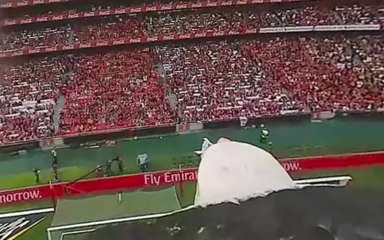 Vidéo : volez avec Victoria, l’aigle du Benfica, grâce à une caméra à 360°