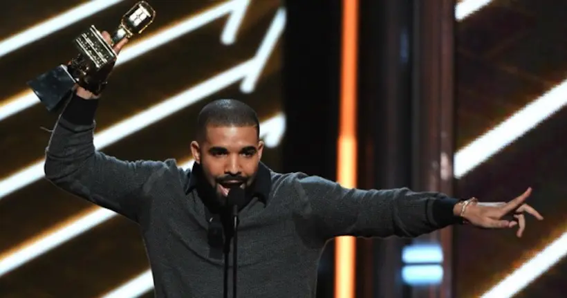 Drake bat un nouveau record en remportant 13 récompenses au Billboard Music Awards