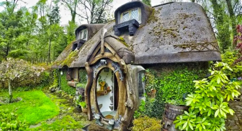 Un méga-fan du Seigneur des anneaux s’est construit sa propre maison de Hobbit