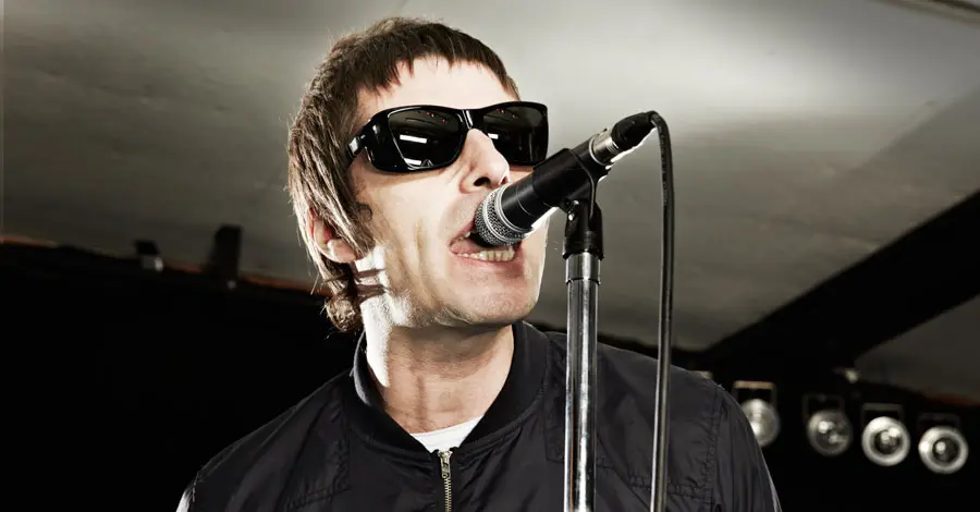 Liam Gallagher se produit en hommage aux victimes de l’attentat de Manchester