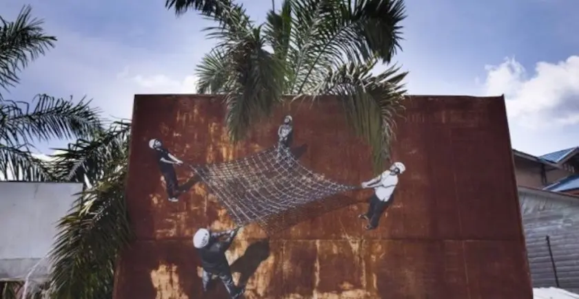 En images : quand des street artists affichent la déforestation sur les murs de Sumatra
