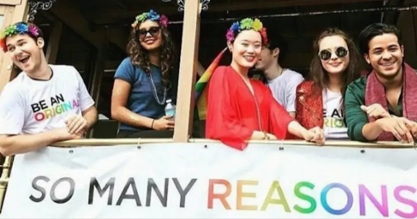 En images : le cast de 13 Reasons Why a défilé à la Gay Pride de San Francisco