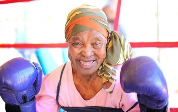 En Afrique du Sud, des grands-mères boxent pour garder la forme