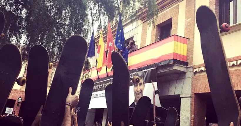 L’Espagne rend hommage au “héros au skateboard” des attentats de Londres