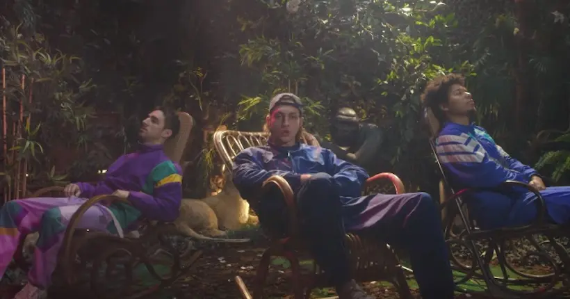 Roméo Elvis joue les caméléons dans le clip tropical d'”Agora”