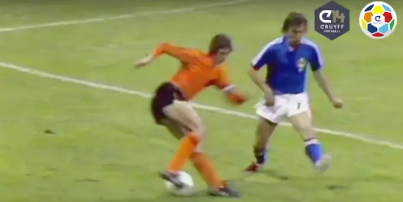Vidéo : 43 ans après, apprenez le légendaire “Cruyff Turn”