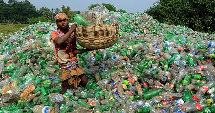 Avec un million de bouteilles en plastique consommées par minute, une nouvelle crise environnementale se profile