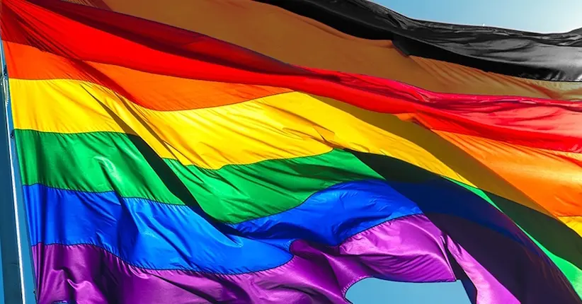 Philadelphie ajoute deux couleurs au drapeau arc-en-ciel pour le rendre plus inclusif