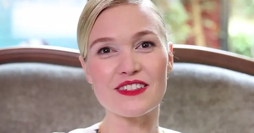 Vidéo : le Fast & Curious stylé de Julia Stiles pour Riviera