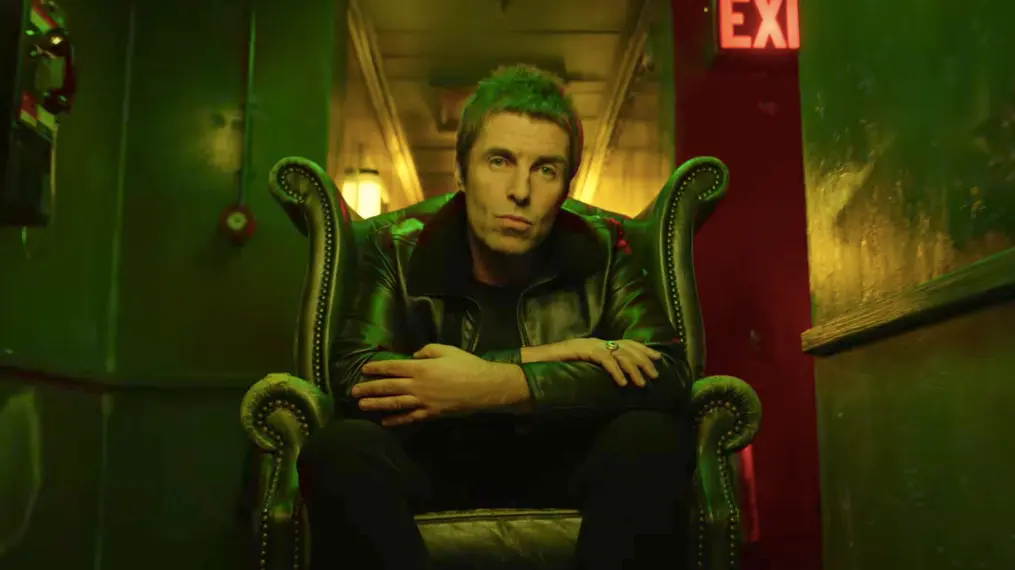 Le retour fracassant de Liam Gallagher avec le clip de “Wall of Glass”