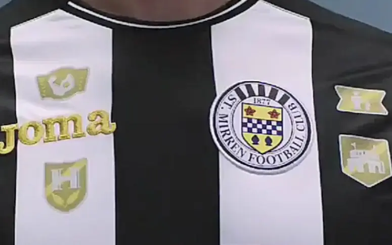 Un club écossais propose à ses supporters de customiser leurs maillots avec des badges spéciaux