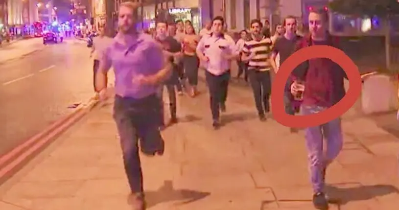 God save the beer : en plein attentat de Londres, il fuit avec sa bière à la main