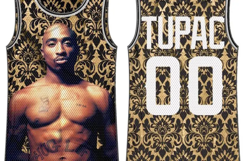 Urban Outfitters et Forever 21 poursuivis par un photographe pour vol de ses portraits de Tupac