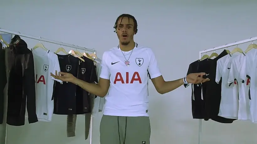 Vidéo : le rappeur britannique AJ Tracey rend hommage au foot et à Tottenham avec le clip de “False 9”