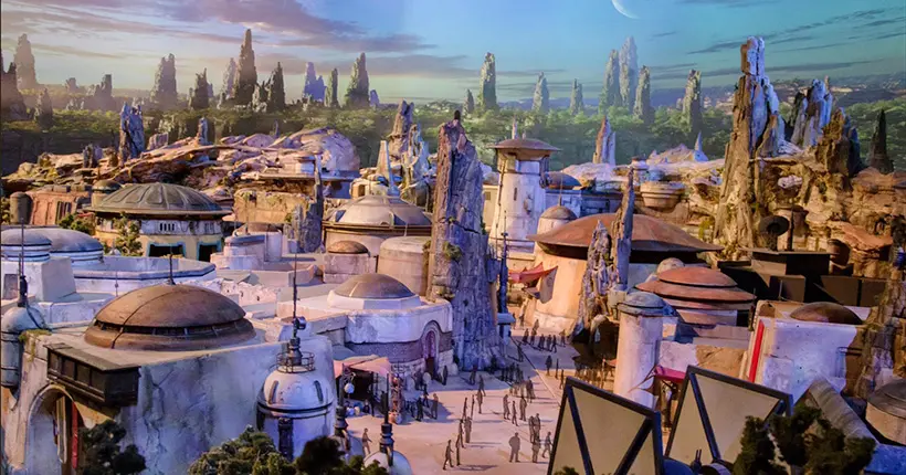 Les premières images des parcs Star Wars des Disneyland américains font rêver