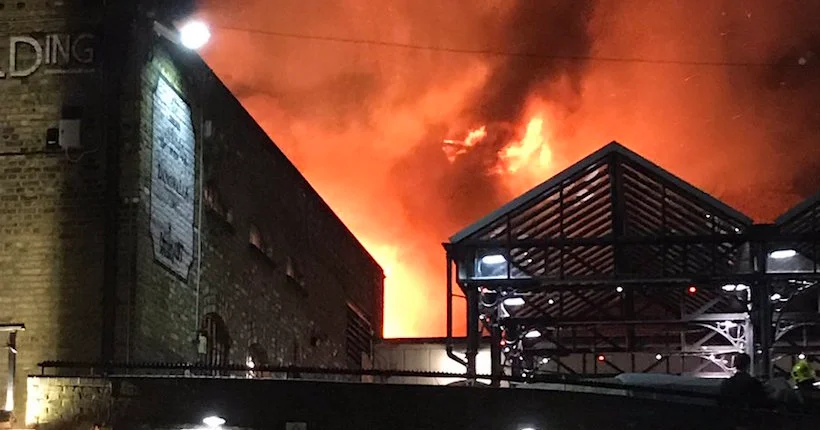 Londres : le célèbre marché aux puces de Camden touché par un incendie