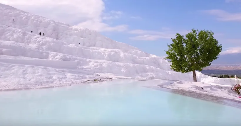 Vidéo : plongez dans les piscines naturelles et cotonneuses de Pamukkale, en Turquie