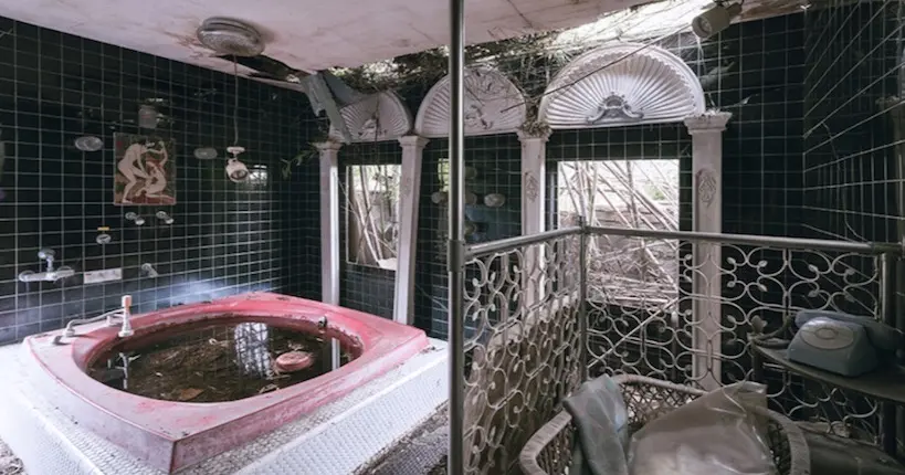 Les images mystérieuses d’un “love hotel” japonais abandonné
