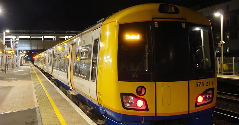 Après le métro, Londres ouvre un service de nuit pour les trains de banlieue