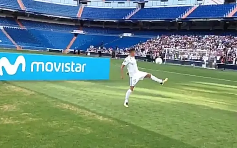 Vidéo : Théo Hernandez moqué sur les réseaux après sa séquence de jongles au Bernabéu