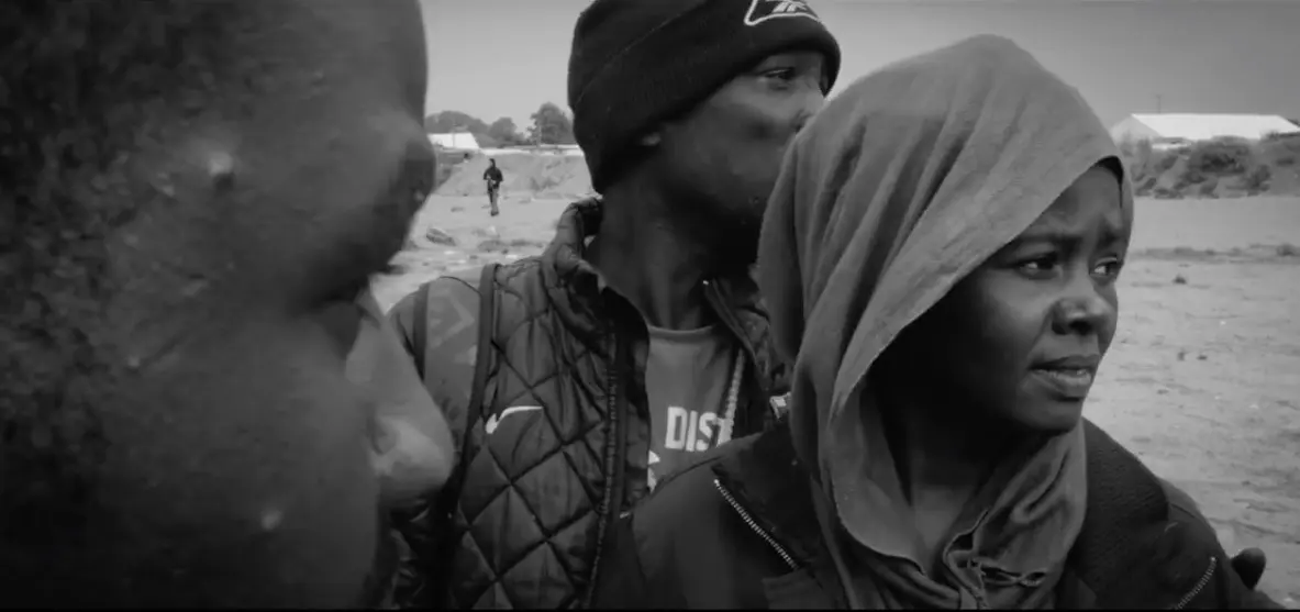 “Le Visage de la honte” : un clip poignant qui dénonce le traitement des réfugiés à Calais