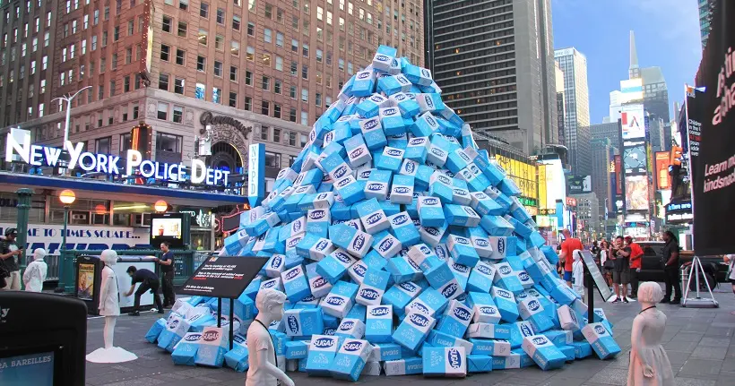 À Times Square, une installation dénonce la surconsommation de sucre chez les enfants américains