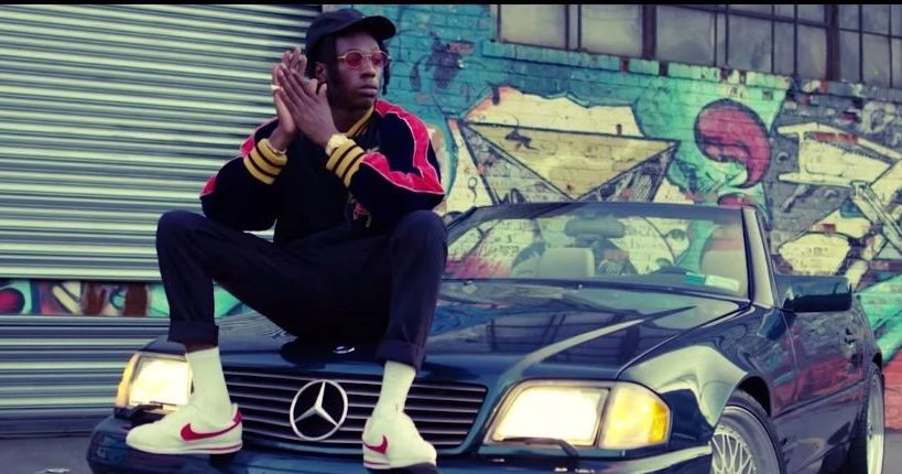 Clip : Joey Badas$$ se balade en voiture dans le smooth “500 Benz”