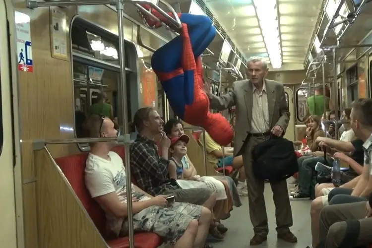 5 jeux pour transformer vos trajets de métro en une aventure extraordinaire