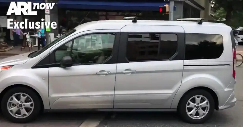 WTF : un Américain déguisé en siège a fait croire que sa voiture roulait sans chauffeur