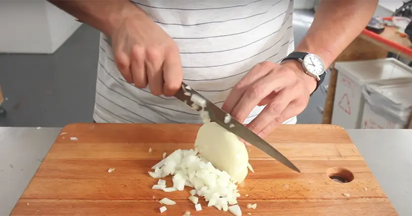 Vidéo : comment découper les oignons deux fois plus vite
