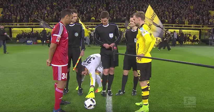 Vidéo : sur Twitter, Dortmund chambre son gardien et son étrange rituel d’avant-match