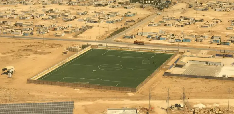 L’UEFA vient de construire un terrain de foot dans un camp de réfugiés jordanien