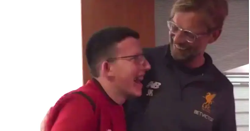 Vidéo : Liverpool réalise le rêve d’un supporter handicapé en lui faisant interviewer Jürgen Klopp