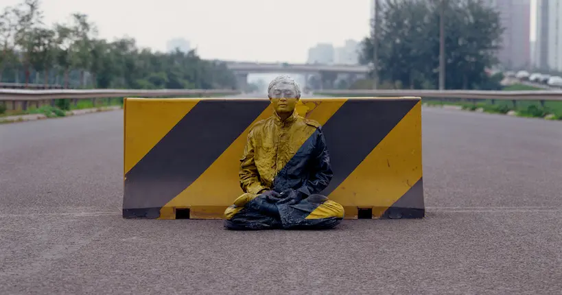 Vidéo : l’artiste Liu Bolin, roi du camouflage, nous parle de son exposition à la MEP